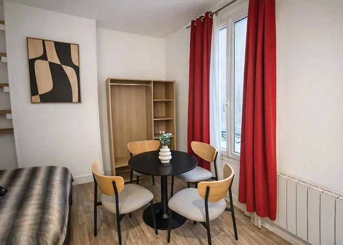 Parisien Proche Metro Confort Apartment *